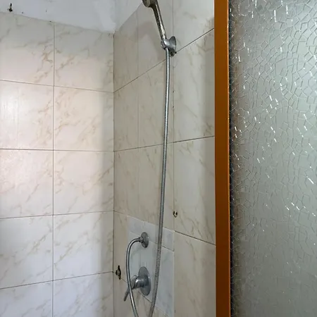 Dhoma Kastrati Pensjonat Barc (Durres)